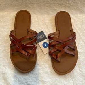 Universal Thread Women’s NWT Size 7 slide sandals Brown